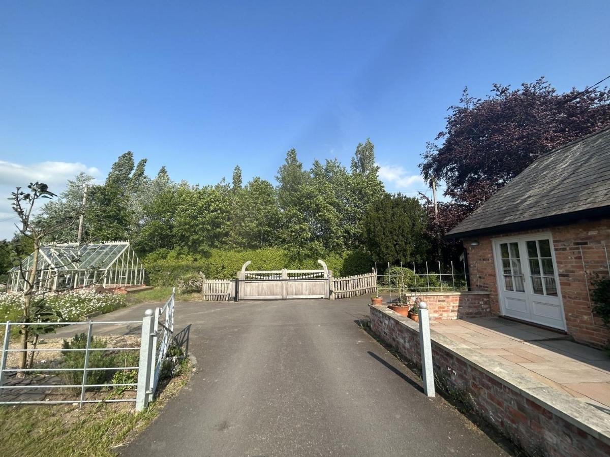 The Hayloft - Cheshire Villa Crewe Ngoại thất bức ảnh